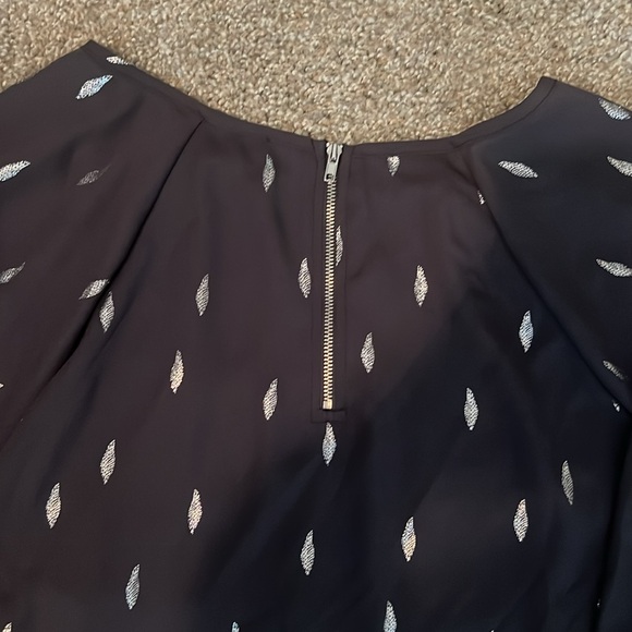 Beautiful blouse - Picture 3 of 3